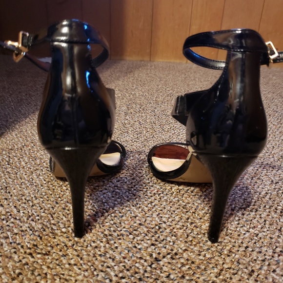 Sandals - Picture 3 of 3